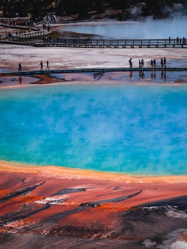 10 Must-See Sights in Yellowstone National Park